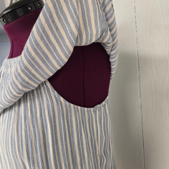 Women's Billabong Off the Shoulder Cropped Blue & Cream Rayon Blouse- Size Large - Picture 5 of 9